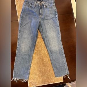 Calvin Klein cropped ankle Length Jeans (size 25)